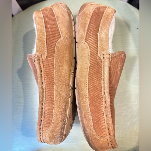 UGG Men’s Ascot Corduroy II Chestnut Slippers - Picture 6 of 15